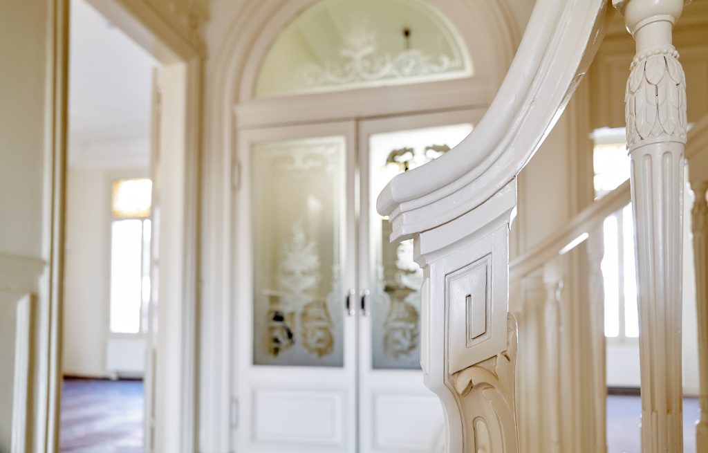 Hal van de Filipijnse ambassade in Den Haag.