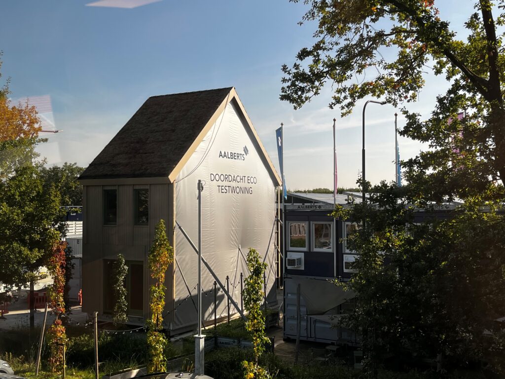 Aalberts Ecobouw testwoning op eigen terrein
